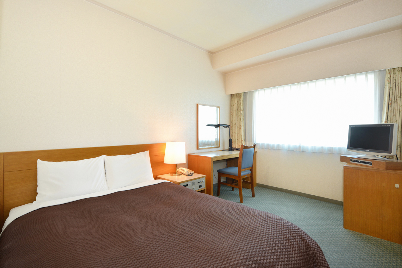 名古屋クレストンホテルの客室 ダブルルーム