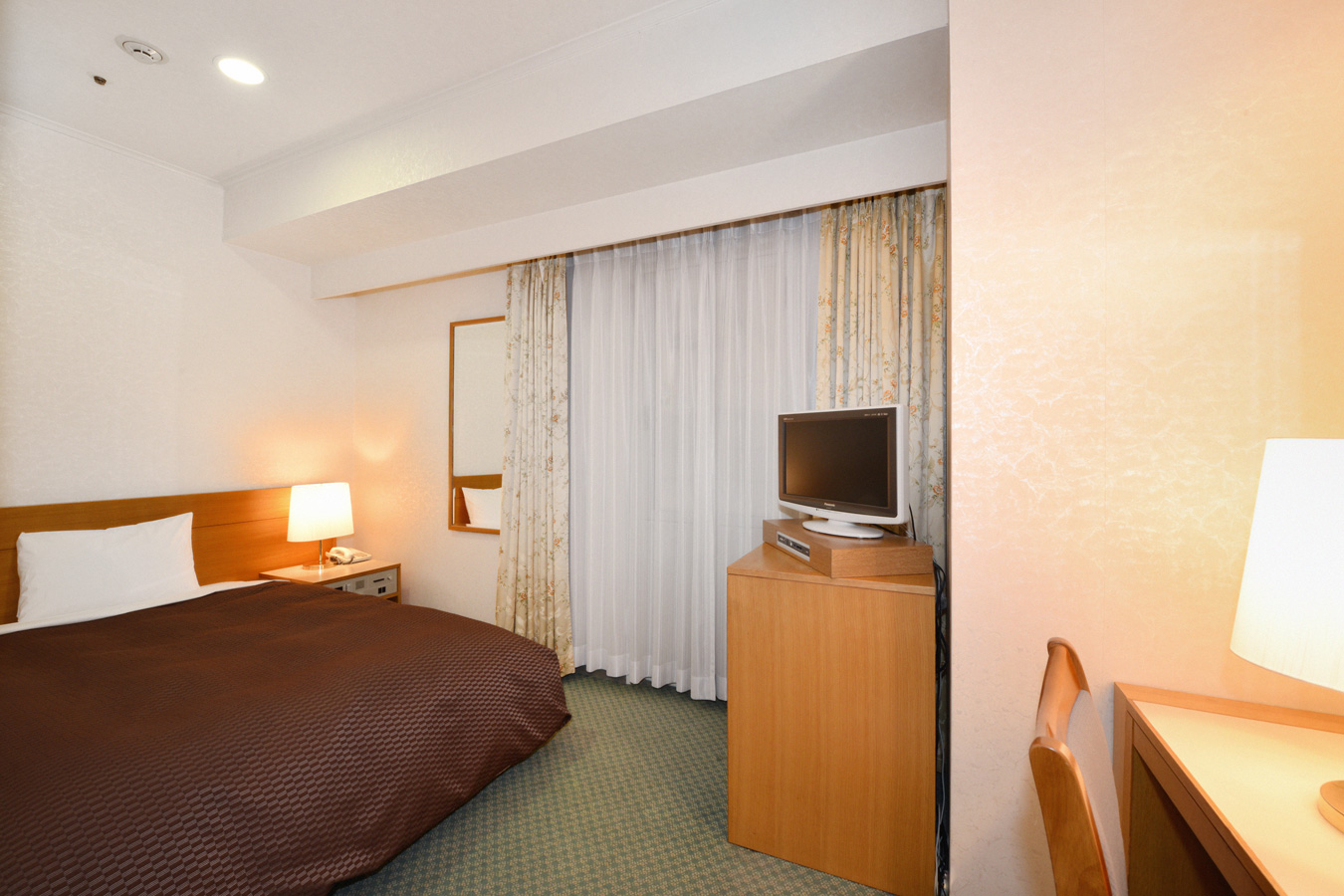 名古屋クレストンホテルの客室 シングルルーム2